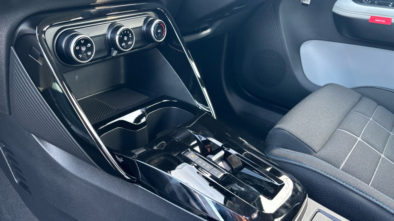 Citroen C3 1.2 Hybrid [110] Plus 5dr e-DCS6 Petrol Hatchback